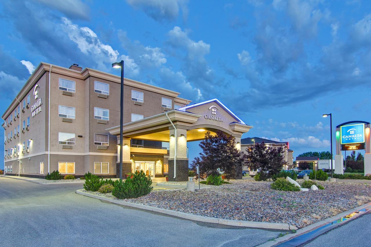 Coast Weyburn Hotel Exterior foto